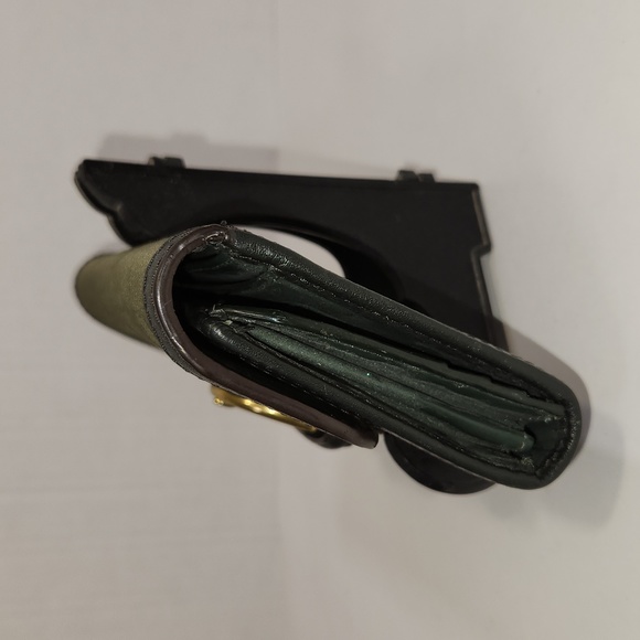 Coach Ladies Army Green Leather Signature Trifold Snap Closure Wallet - Picture 4 of 13